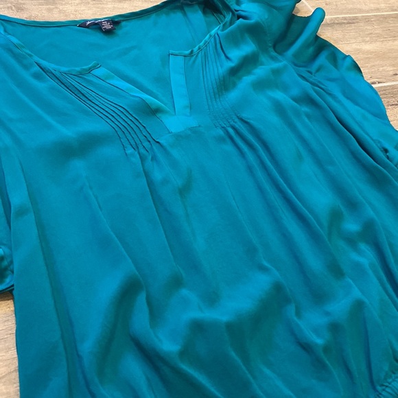 American Eagle Blouse. Medium. Teal - Picture 4 of 6